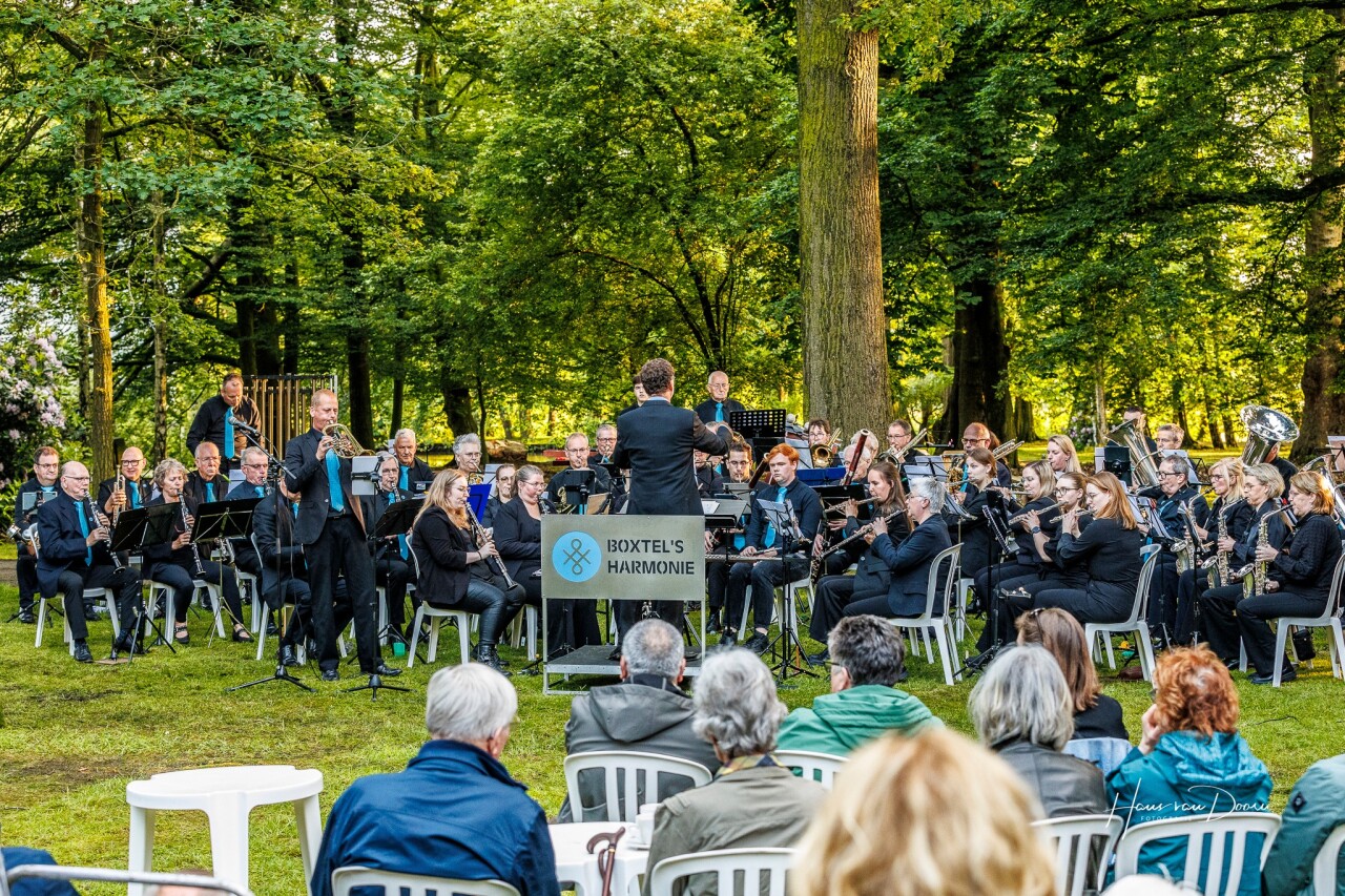 20240525 Boxtels Harmonie bij spiegeltent 1